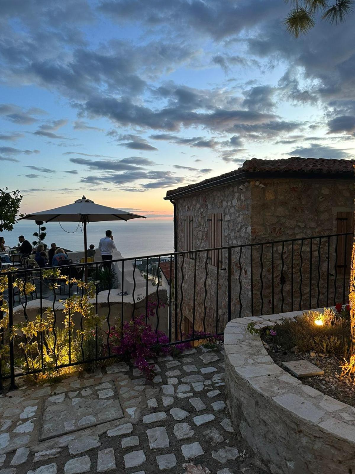 Lion's * Vlore
